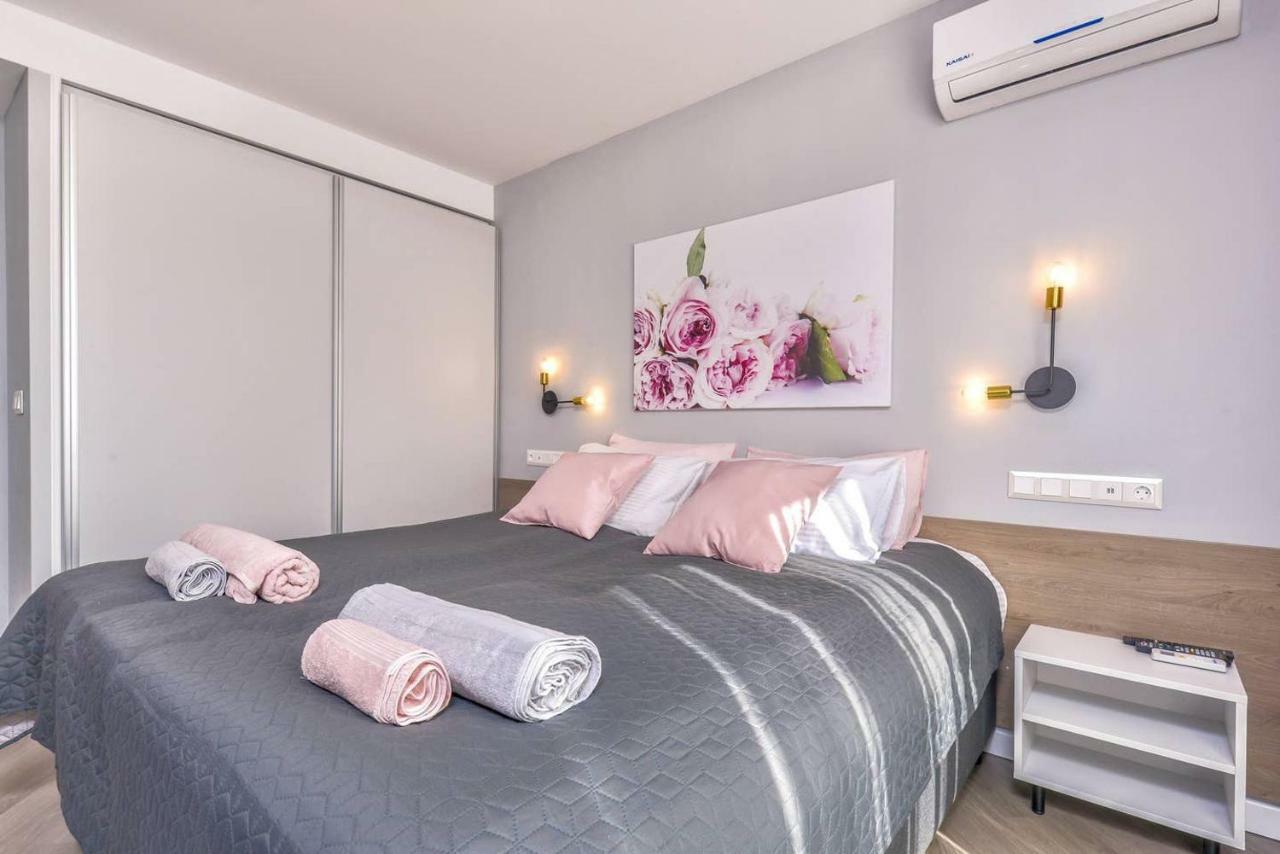 Rose One Bedroom Designer Apartment In City Centre By Flat Mаnager Sofia Eksteriør bilde